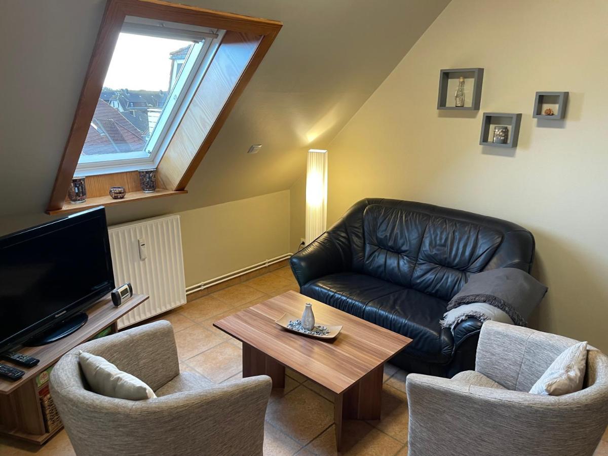 Modernisierte Ferienwohnung Friedrichskoog - Spitze, Gegenueber Mutter-Kind-Klinik Exterior photo